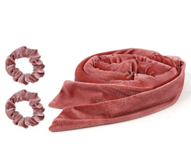 Glowglo velvet heatless hair curler set in dusty rose with two matching scrunchies for gentle curling